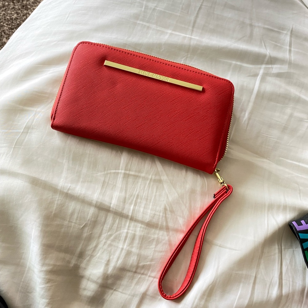 Steven Madden zip up wallet